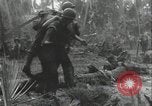 Standbild Alliierte Soldaten eindringenden Strand Pacific Theater, 1944, aus Sekunde 21 historischem Filmmaterial Videoclip 65675078603