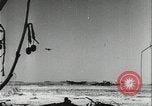 Standbild Alliierte Soldaten eindringenden Strand Pacific Theater, 1944, aus Sekunde 30 historischem Filmmaterial Videoclip 65675078603