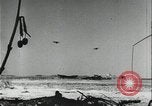 Standbild Alliierte Soldaten eindringenden Strand Pacific Theater, 1944, aus Sekunde 31 historischem Filmmaterial Videoclip 65675078603