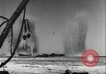 Standbild Alliierte Soldaten eindringenden Strand Pacific Theater, 1944, aus Sekunde 40 historischem Filmmaterial Videoclip 65675078603