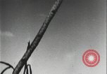 Standbild Alliierte Soldaten eindringenden Strand Pacific Theater, 1944, aus Sekunde 44 historischem Filmmaterial Videoclip 65675078603