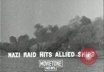 Standbild Schiffe in Brand Europäische Theater, 1944, aus Sekunde 1 historischem Filmmaterial Videoclip 65675078604