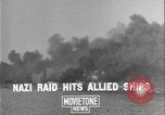Standbild Schiffe in Brand Europäische Theater, 1944, aus Sekunde 4 historischem Filmmaterial Videoclip 65675078604