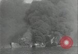 Standbild Schiffe in Brand Europäische Theater, 1944, aus Sekunde 8 historischem Filmmaterial Videoclip 65675078604