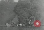 Standbild Schiffe in Brand Europäische Theater, 1944, aus Sekunde 9 historischem Filmmaterial Videoclip 65675078604
