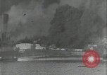 Standbild Schiffe in Brand Europäische Theater, 1944, aus Sekunde 15 historischem Filmmaterial Videoclip 65675078604