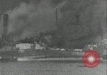 Standbild Schiffe in Brand Europäische Theater, 1944, aus Sekunde 16 historischem Filmmaterial Videoclip 65675078604