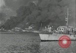 Standbild Schiffe in Brand Europäische Theater, 1944, aus Sekunde 19 historischem Filmmaterial Videoclip 65675078604
