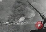Standbild Schiffe in Brand Europäische Theater, 1944, aus Sekunde 22 historischem Filmmaterial Videoclip 65675078604