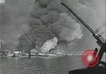 Standbild Schiffe in Brand Europäische Theater, 1944, aus Sekunde 23 historischem Filmmaterial Videoclip 65675078604
