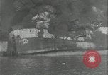 Standbild Schiffe in Brand Europäische Theater, 1944, aus Sekunde 30 historischem Filmmaterial Videoclip 65675078604