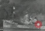Standbild Schiffe in Brand Europäische Theater, 1944, aus Sekunde 60 historischem Filmmaterial Videoclip 65675078604