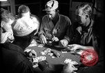 Immagine di I soldati degli Stati Uniti giocano a poker Iran, 1944, secondo 9 filmato di repertorio 65675078628