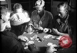 Immagine di I soldati degli Stati Uniti giocano a poker Iran, 1944, secondo 11 filmato di repertorio 65675078628