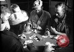 Immagine di I soldati degli Stati Uniti giocano a poker Iran, 1944, secondo 12 filmato di repertorio 65675078628