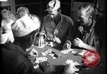 Immagine di I soldati degli Stati Uniti giocano a poker Iran, 1944, secondo 13 filmato di repertorio 65675078628