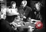 Immagine di I soldati degli Stati Uniti giocano a poker Iran, 1944, secondo 19 filmato di repertorio 65675078628