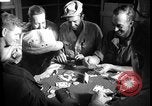 Immagine di I soldati degli Stati Uniti giocano a poker Iran, 1944, secondo 21 filmato di repertorio 65675078628