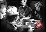 Immagine di I soldati degli Stati Uniti giocano a poker Iran, 1944, secondo 29 filmato di repertorio 65675078628