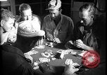 Immagine di I soldati degli Stati Uniti giocano a poker Iran, 1944, secondo 31 filmato di repertorio 65675078628
