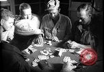 Immagine di I soldati degli Stati Uniti giocano a poker Iran, 1944, secondo 32 filmato di repertorio 65675078628