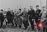 Immagine di Il maresciallo Joffre premia la prima guerra mondiale Francia, 1916, secondo 7 filmato di repertorio 65675078701