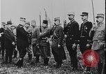 Immagine di Il maresciallo Joffre premia la prima guerra mondiale Francia, 1916, secondo 10 filmato di repertorio 65675078701