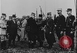Immagine di Il maresciallo Joffre premia la prima guerra mondiale Francia, 1916, secondo 11 filmato di repertorio 65675078701