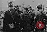 Immagine di Il maresciallo Joffre premia la prima guerra mondiale Francia, 1916, secondo 14 filmato di repertorio 65675078701