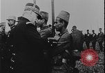Immagine di Il maresciallo Joffre premia la prima guerra mondiale Francia, 1916, secondo 26 filmato di repertorio 65675078701