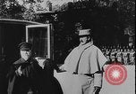 Image Le roi George V visite la première Guerre mondiale de France France, 1916, de la seconde 3 séquences d'archives historiques vidéo 65675078702