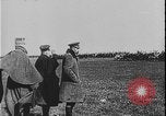 Image Le roi George V visite la première Guerre mondiale de France France, 1916, de la seconde 23 séquences d'archives historiques vidéo 65675078702