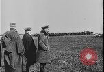 Image Le roi George V visite la première Guerre mondiale de France France, 1916, de la seconde 26 séquences d'archives historiques vidéo 65675078702