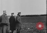 Image Le roi George V visite la première Guerre mondiale de France France, 1916, de la seconde 30 séquences d'archives historiques vidéo 65675078702