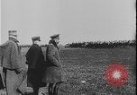 Image Le roi George V visite la première Guerre mondiale de France France, 1916, de la seconde 32 séquences d'archives historiques vidéo 65675078702