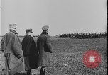 Image Le roi George V visite la première Guerre mondiale de France France, 1916, de la seconde 33 séquences d'archives historiques vidéo 65675078702