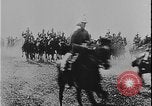 Image Le roi George V visite la première Guerre mondiale de France France, 1916, de la seconde 36 séquences d'archives historiques vidéo 65675078702