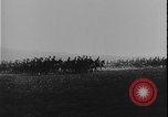 Image Le roi George V visite la première Guerre mondiale de France France, 1916, de la seconde 37 séquences d'archives historiques vidéo 65675078702
