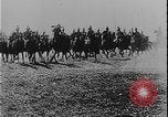 Image Le roi George V visite la première Guerre mondiale de France France, 1916, de la seconde 40 séquences d'archives historiques vidéo 65675078702