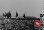 Image Le roi George V visite la première Guerre mondiale de France France, 1916, de la seconde 45 séquences d'archives historiques vidéo 65675078702