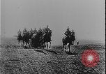 Image Le roi George V visite la première Guerre mondiale de France France, 1916, de la seconde 46 séquences d'archives historiques vidéo 65675078702