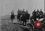 Image Le roi George V visite la première Guerre mondiale de France France, 1916, de la seconde 48 séquences d'archives historiques vidéo 65675078702