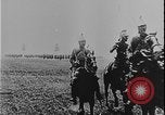 Image Le roi George V visite la première Guerre mondiale de France France, 1916, de la seconde 49 séquences d'archives historiques vidéo 65675078702