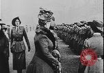 Image La reine Mary visite la première Guerre mondiale de France France, 1916, de la seconde 10 séquences d'archives historiques vidéo 65675078703