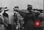 Image La reine Mary visite la première Guerre mondiale de France France, 1916, de la seconde 11 séquences d'archives historiques vidéo 65675078703