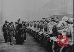 Image La reine Mary visite la première Guerre mondiale de France France, 1916, de la seconde 14 séquences d'archives historiques vidéo 65675078703