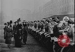 Image La reine Mary visite la première Guerre mondiale de France France, 1916, de la seconde 15 séquences d'archives historiques vidéo 65675078703