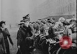 Image La reine Mary visite la première Guerre mondiale de France France, 1916, de la seconde 19 séquences d'archives historiques vidéo 65675078703