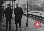 Image Lord Kitchener visite la première Guerre mondiale de France France, 1916, de la seconde 7 séquences d'archives historiques vidéo 65675078704