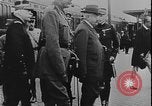Image Lord Kitchener visite la première Guerre mondiale de France France, 1916, de la seconde 8 séquences d'archives historiques vidéo 65675078704
